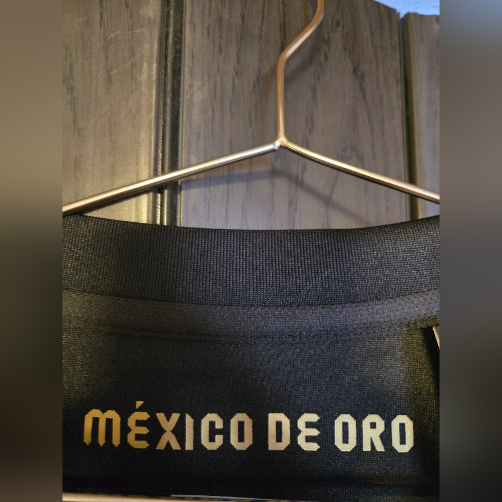 Mexico Soccer Jersey Gold Cup 2025 - Picture 7 of 8